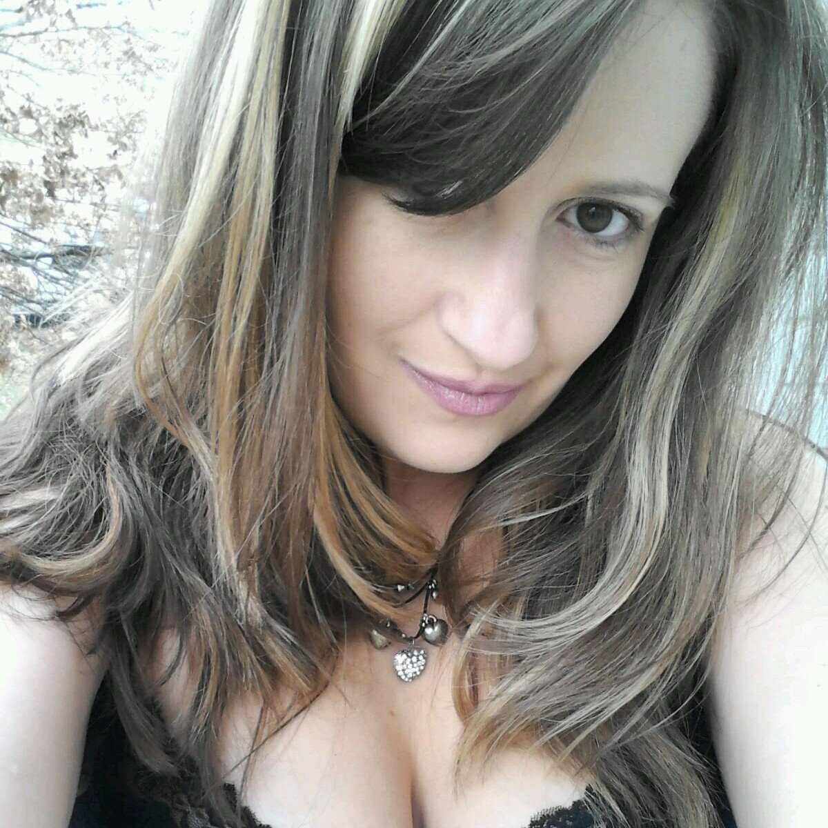 Mom to 5, business owner, health & fitness fanatic :)