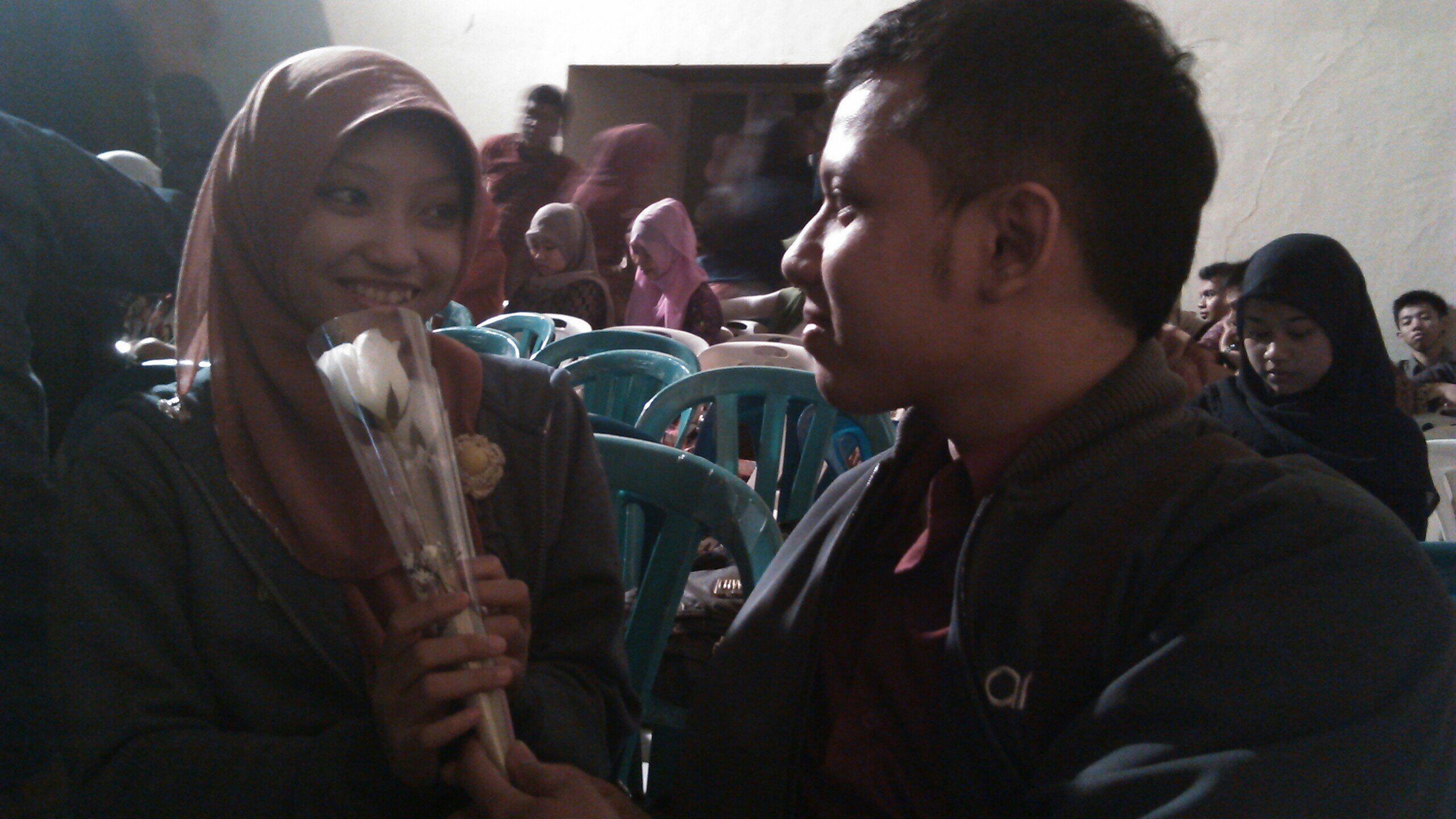 Cintaku tlah cukup umur, Sayang; maka nikahilah--dengan setiamu..