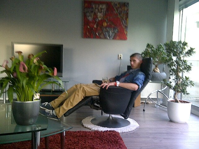 NF = NFB  RT = GOOI  FOLLOW @StayStraight_ & @GewoononzinRT -- NF = NFB