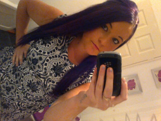 I'm 21, have 3 kids katie-mae -6 and bentley- 2 and neveah -newborn they are my world