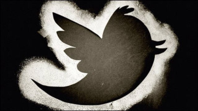 話題のTweetを投稿していきます。