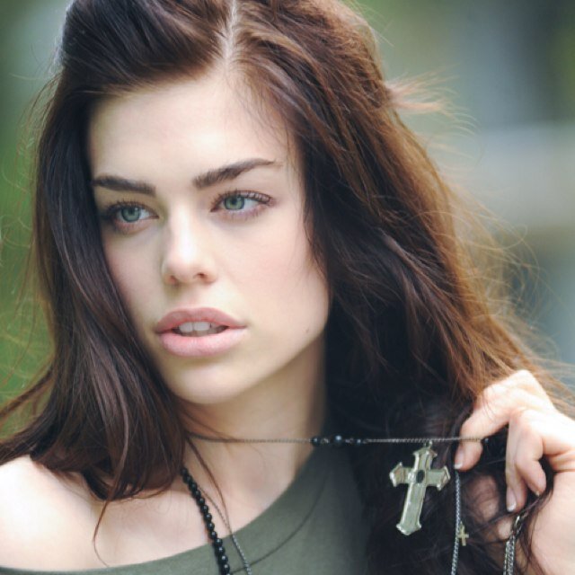 Older and overly protective sister to @LusciousCharm. [THG Literate OC. | #Original.]