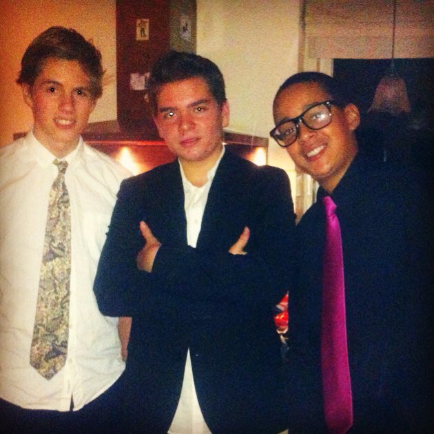 familie en Vrienden Boven alles 
Follow instagram aaronnvv
Snapchat aaronnvv
