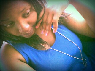 Tall nd dark coloured skin gal,larvs 2 go out wif ma frwnds on weekends,hopes 2 c nicki minaj oneday nd☺I put God nd jesus 1st in er'thang I do☺