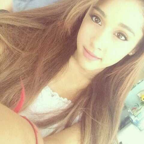 this is a free follow so please follow my account @ArianasssAngel ,, i will follow back