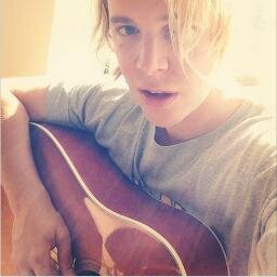 Italian source for British singer-songwriter Tom Odell :) Owned by @underwater_c & @maryrvana