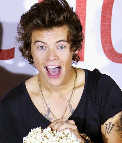I gave you a free follow can you please follow @anna_narnia (ask for follow back)