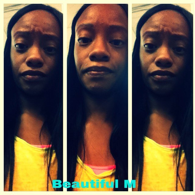 im a nice girl im very fun and love to laugh and hang out ,, Follow me on twitter ill Follow bakkk , niee come on and hit that follow botton thoo :)