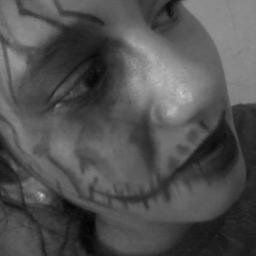 Amo zumbis,pizza,the walking dead,praia, jogo futebol e amo o Daryl ♥  #me segue? sigo todos de volta!