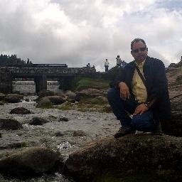 Nacido en Boconó Edo Trujillo Vnzla Casado con Norayma Ramirez actualmente residenciado en Coro Edo Falcón.
