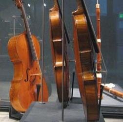Etudiante, adore la musique, rigoler et faire du shopping,...