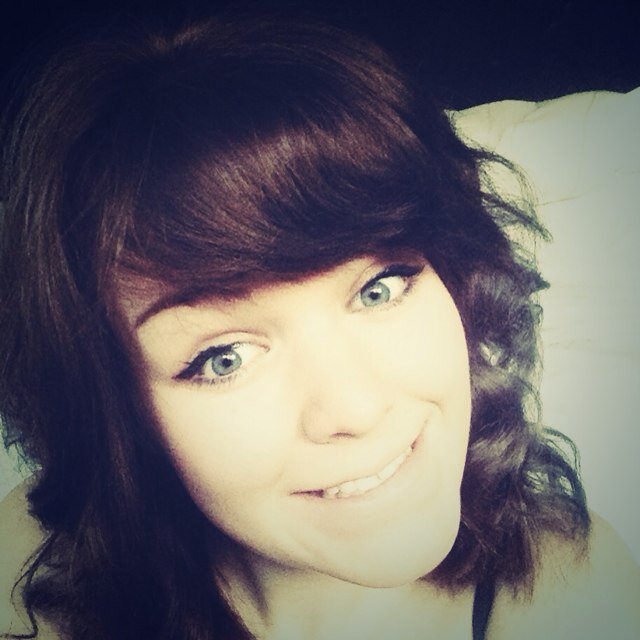 hollllll's profile picture. my mirror staring back at me