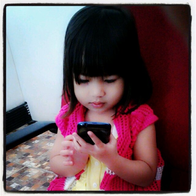 ShinAhChan1's profile picture. Neither