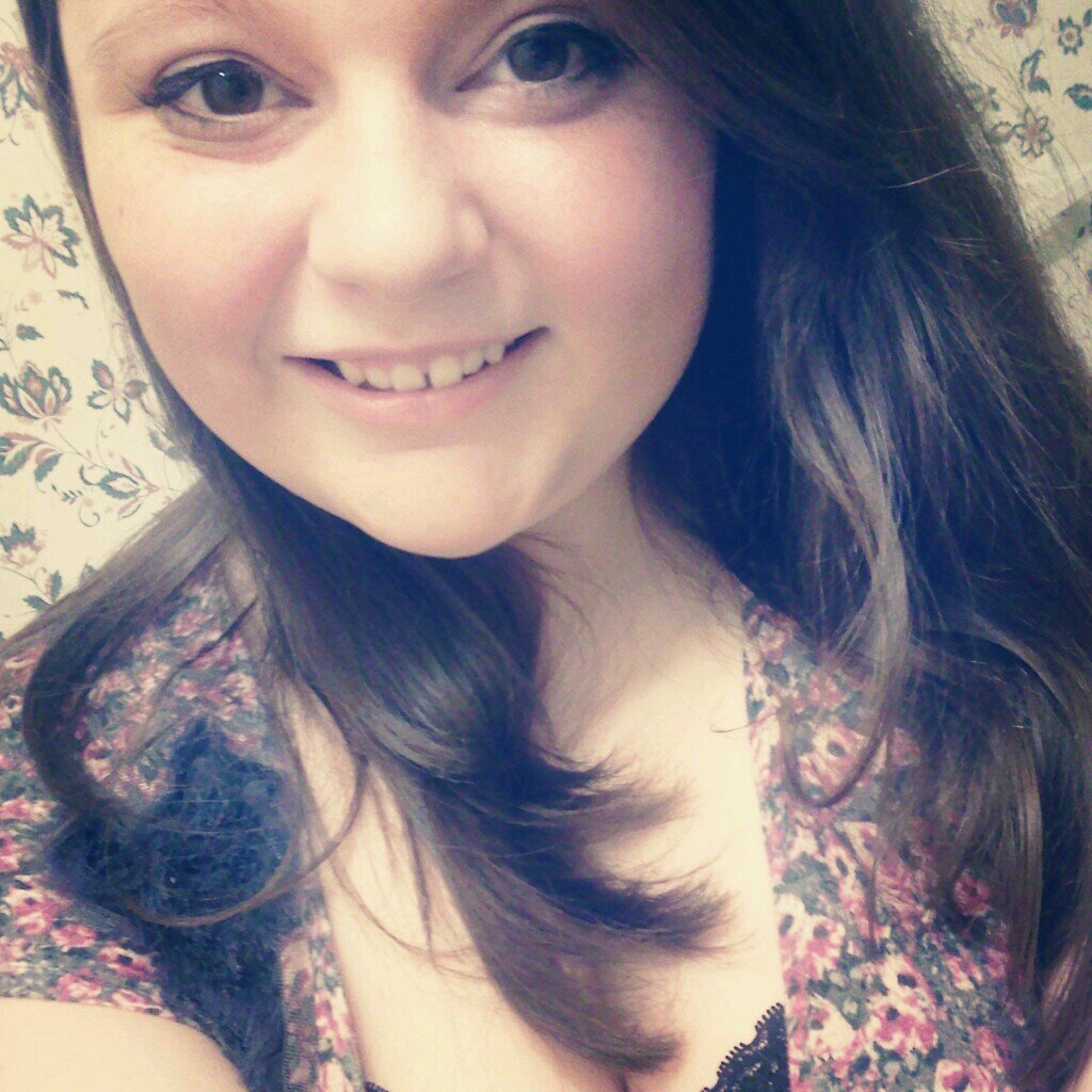 Hi!! Im Kyra,Follow me bitches;D I follow back! Yeah go ahead and jugde I dare ya:P