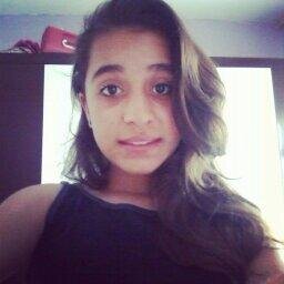 Pessoas perfeitas não mentem, não brigam, não erram e, principalmente, não existem. :)