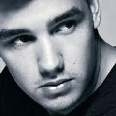 hello everyone......i'm so glad that u visit my bio..........follow me , i'll follow back , directioners promisse :D