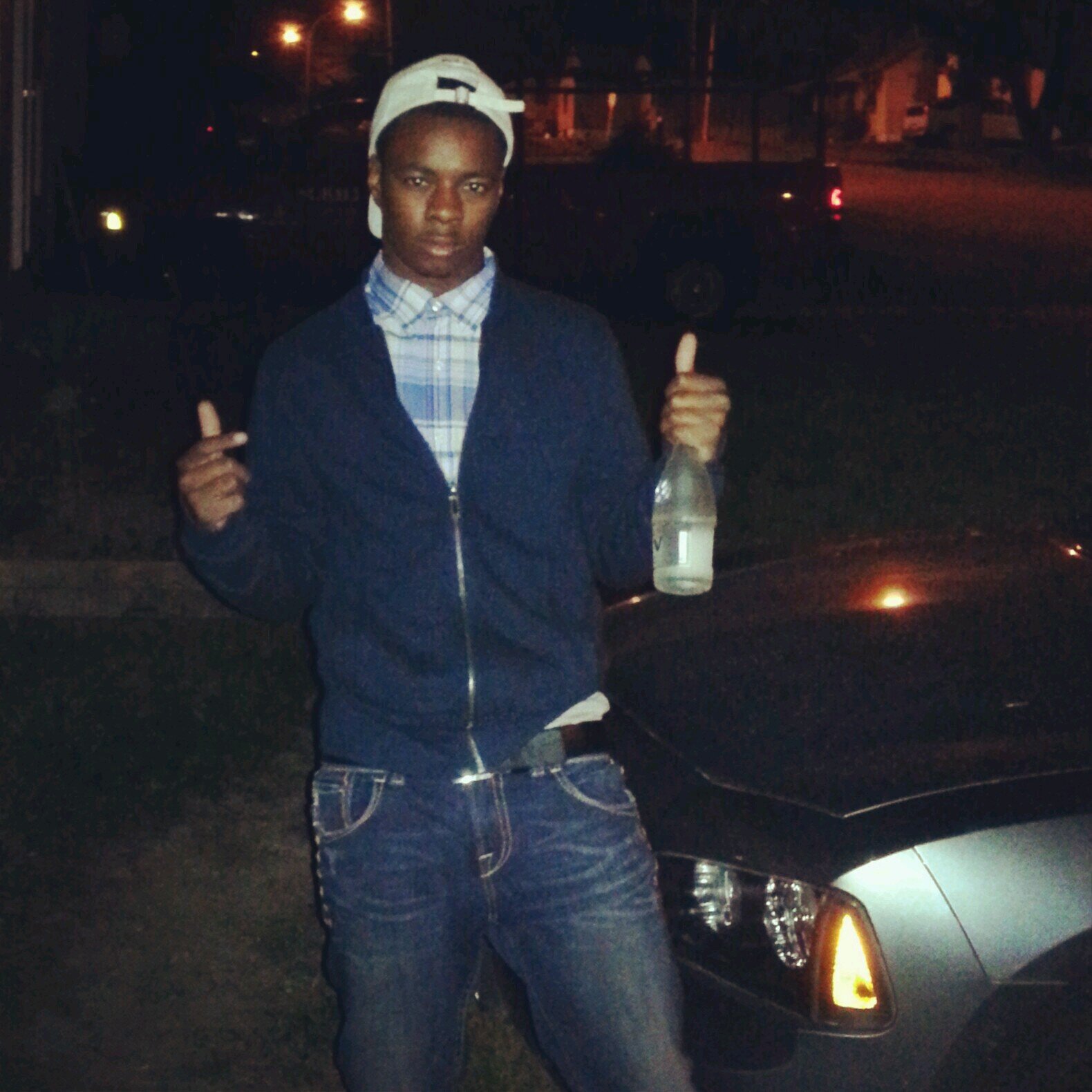 LOYALITY FOR ROYALITY MEANS NOTHIN IF U ROLLIN WITH A NIGGA N DONT LOVE EM#I A NEVA CHANGE WITH A MILLION DOLLARS