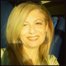 Interista, sposata con un figlio, laureata in Lettere Classiche. Agente letterario, giornalista, vicepresidente di EWWA. Segretario del PD circolo di Voghera.