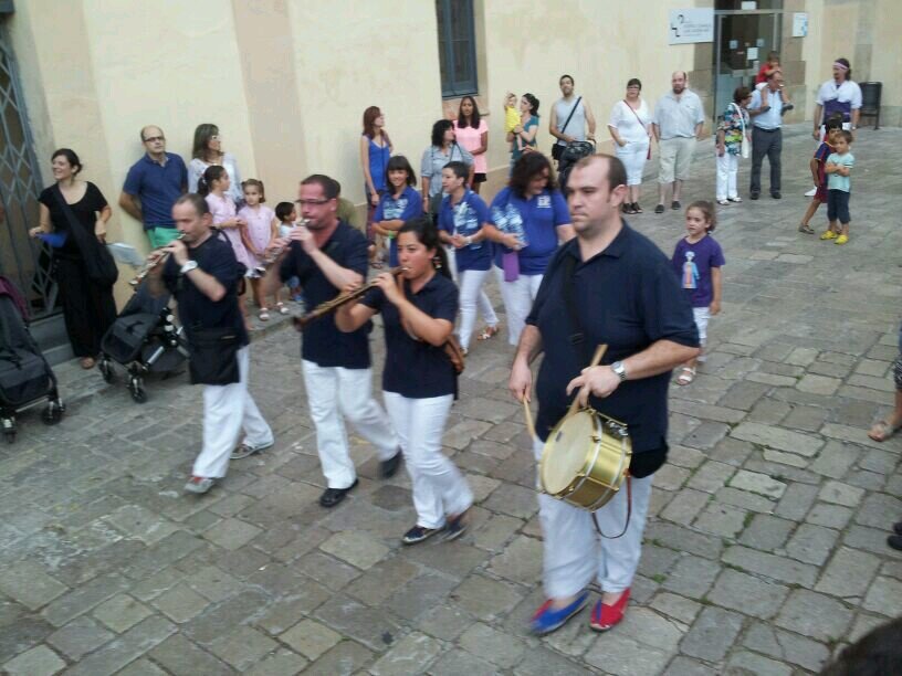 Grup de Grallers de Vilanova i la Geltrú, realitzem cercaviles, concerts, acompanyaments de balls populars i gegants i balls de gralles.