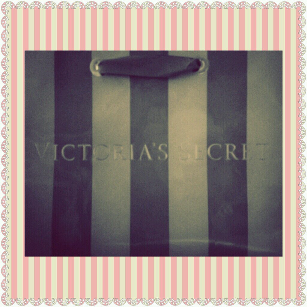 ♡ Confessions of a Victoria's Secret associate ♡