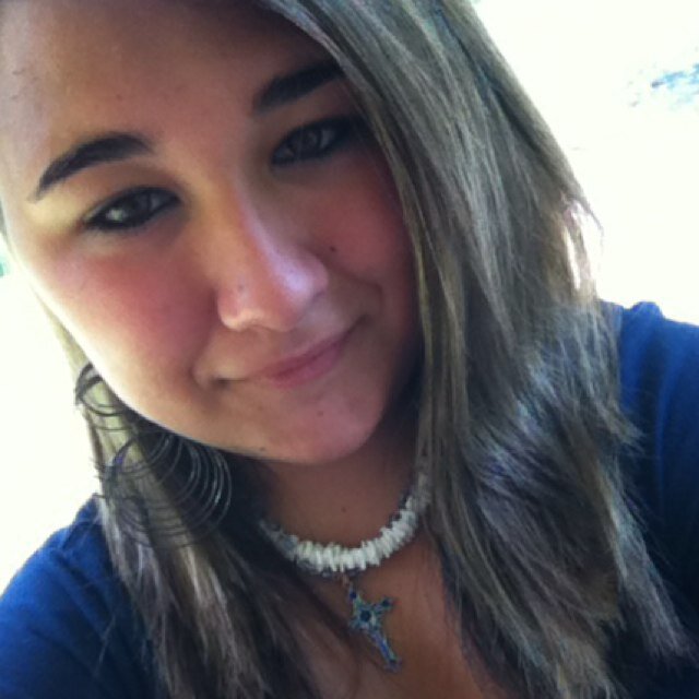 Hey im shanna and im 17 i go to lafayette high i have an amazing boyfriend i love him unconditionally,and im a country girl if you wanna kno anythin else! Im av