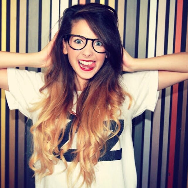 That British YouTuber who talks about girly stuff and junk. My awesome boyfriend is @BeauBrooksFuckz {RP}