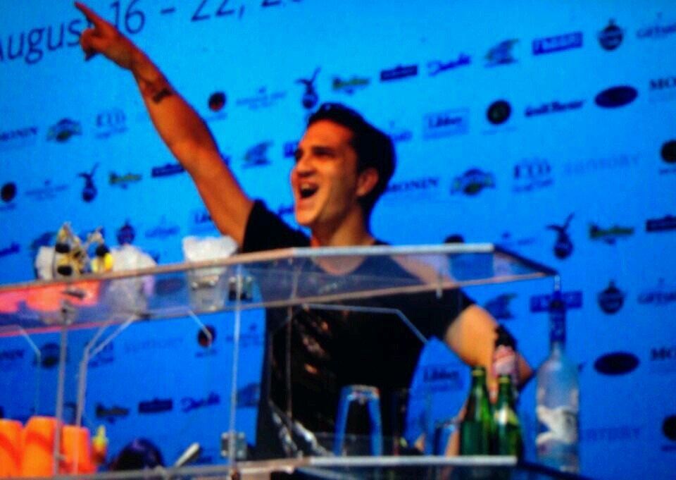 Hey Folks!! Im Luis Ortiz, Im a professional Flairbartender with a great personality, I like Music,Clothe,Paintball,Flair,Armani Exchange & ELVIS.
Cheers!