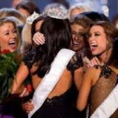 Tweeting Pageant Girl problems and pageant tweets all for you.