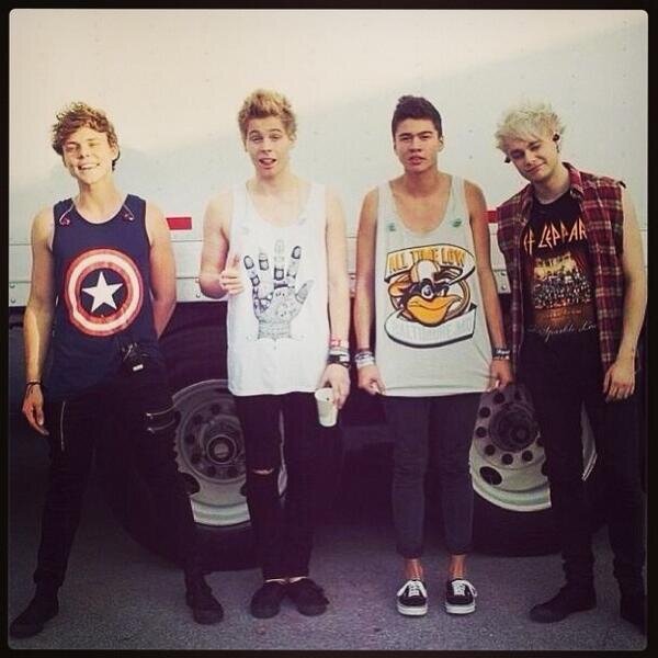 You just got a free follow from @sarahaden! you should follow her x thanks!