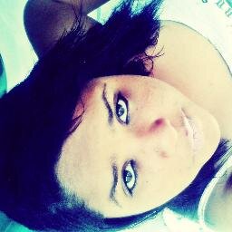 Me fiz de rocha, mas sempre fui flor. ∞
Namoro com @Leuzinhopegador,
Deus 3