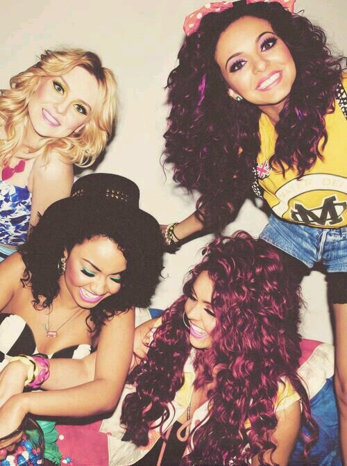 Hi Mixers! We are both handled this page, Jenna and Chloé. We are Mixers since October 2012. We post gifs,facts and photos...We follow back♥