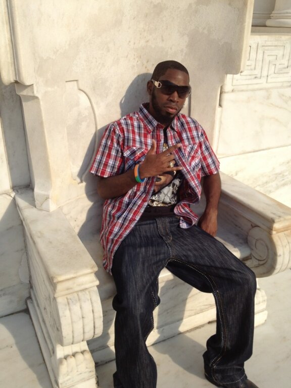 My name is Reggie, im a Bruh, and i Lubs da Sawrahs, but most importantly i LOVE Talking :-)