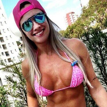 Sou fã da JuJu Salimeni e fã da @DeniseRochaDF ! #TeamDenise #DeniseCampea