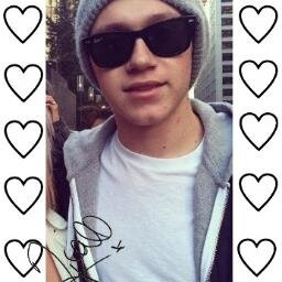 Please follow @niallsthecraic and she will follow you back!