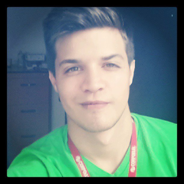 Hola;3 soy Isabel,Apoyo a @EstebanOficial ¿Esteban?SiEsteban♥ jajaja ese chico que es Animador-Modelo. Emprendedor,Optimista y Luchador de sus SUEÑOS*-*