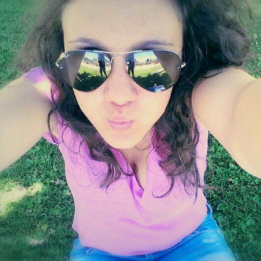 No confío en los para siempre solo quiero disfrutar cada momento, que la vida pasa rápido y no me da tiempo a echarte de menos. @SuSonrisaMeJode