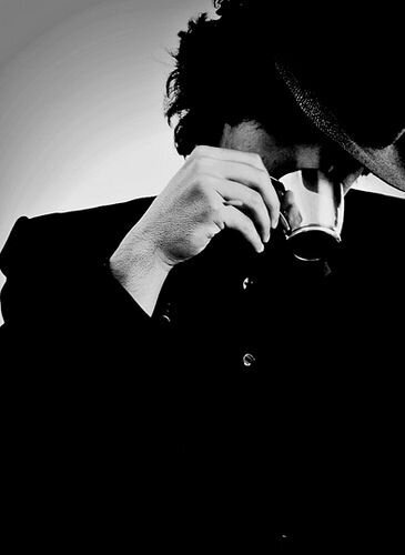قل للقلوب الناسية تاكل تراب... غابوا وعشنا والعواقب سليمة