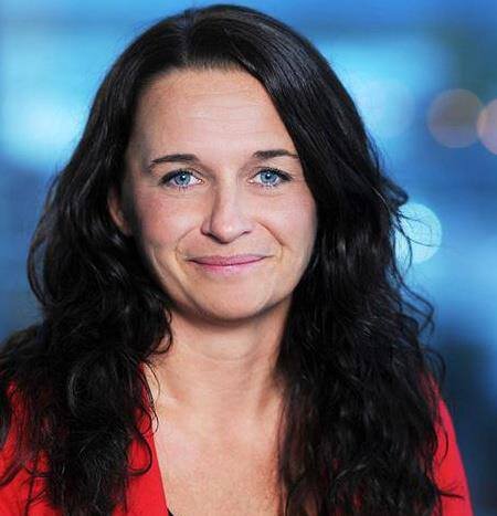 Engasjeres i tema som ledelse og endring, strategi og utvikling, taktikk og formidling. Innebandyentusiast og hobbypadler. 
Twitrer for egen regning.