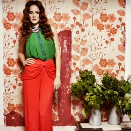 Club Fan de Ana Polvorosa                     Twitter {@lapolvorrosa}                             Instragram {lapolvorrosa}