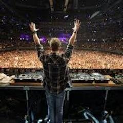 DJ y productor musical (dance,  electrónica  ,electro house  ,house) segidme :)