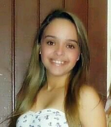 Taurina, futura farmacêutica, bailarina clássica, católica, e que quer acima de tudo ser Feliiz !