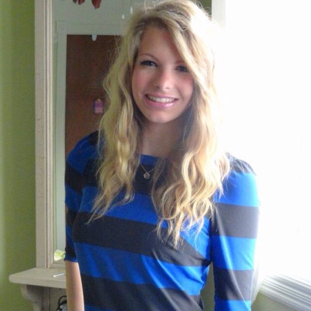 Hello guys my name is Emma and I 17 years 
follow me please and follow back :D