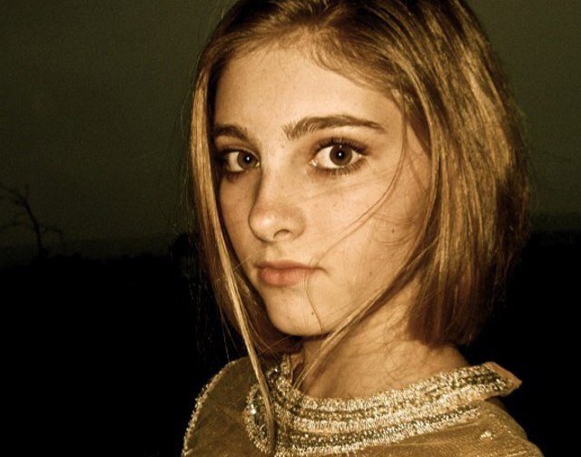 Fanpage for the amazing Willow Shields! She's my idol :) Account created-9/15/13 Willow Retweeted x1!!!!!!!! :)