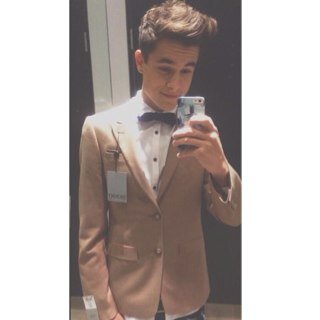 go follow @hemmolawley please bc she just gave you a free follow :)