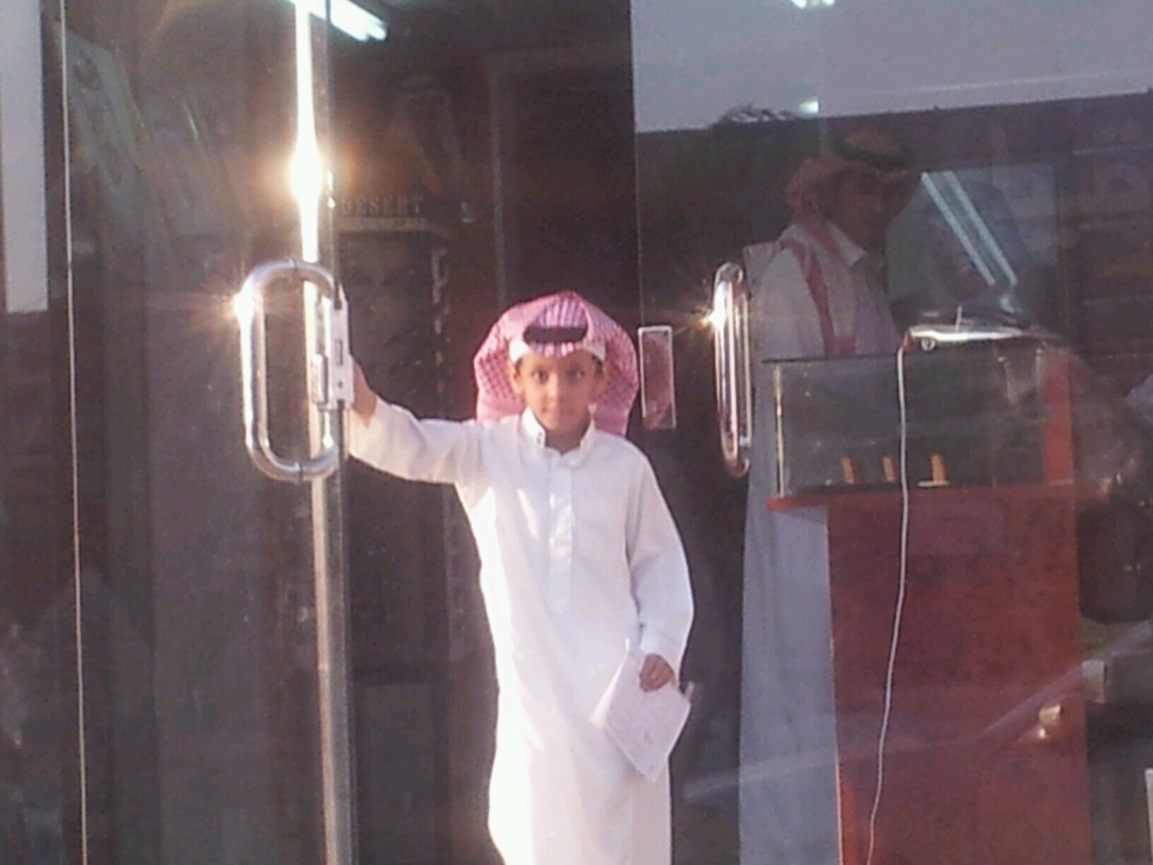 ‏‏‏‏‏‏كُلّ فتّآةٍ بِأَبِيّها مُعجَبه,صـابره ،مُؤمنَهـ بِتَحقيِق حُلميِ بِأي طَريِقة كآنت  ..
