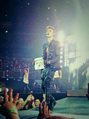 11. Libroooos:3 || Sheerio & Belieber || sigueme en @alesavila2602 doy follow back si lo pides;)!