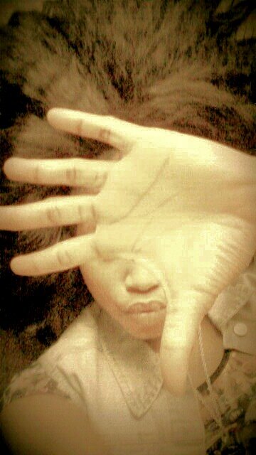 MzMeshe's profile picture. Put GOD 1st & live rite, everything else will fall n 2 place!--  (Wouldn't you like to be an EVANS too)