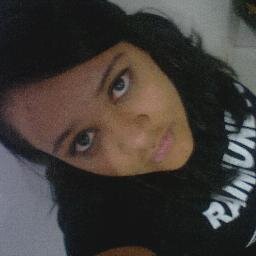 Não sou perfeitα, nem donα dα verdαde.Mais, sou donα de mim, donα dαs minhαs vontαdes.Não importα o que eu digα,Você irá vαlorizαr pelo que vê,julgαr pelo