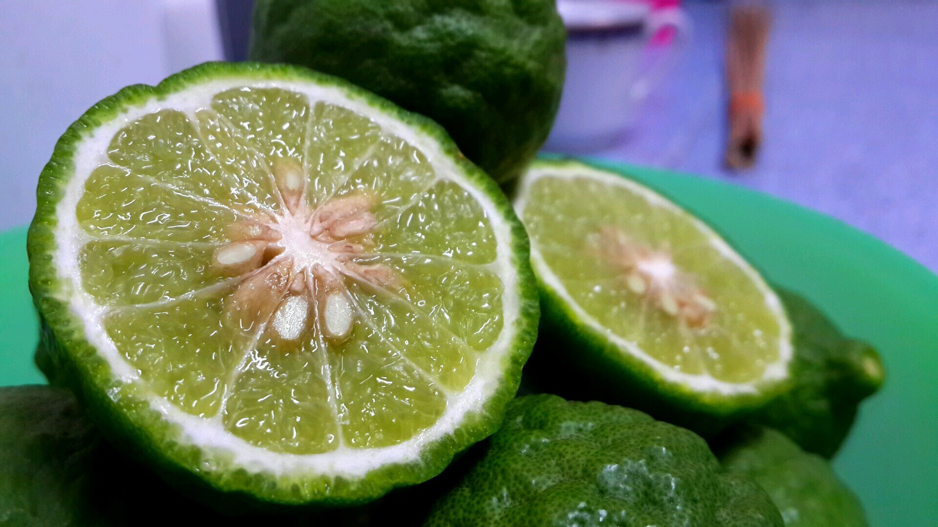 afraliza's profile picture. ~~secretive~~
~~unexpected~~
~~unpredictable~~