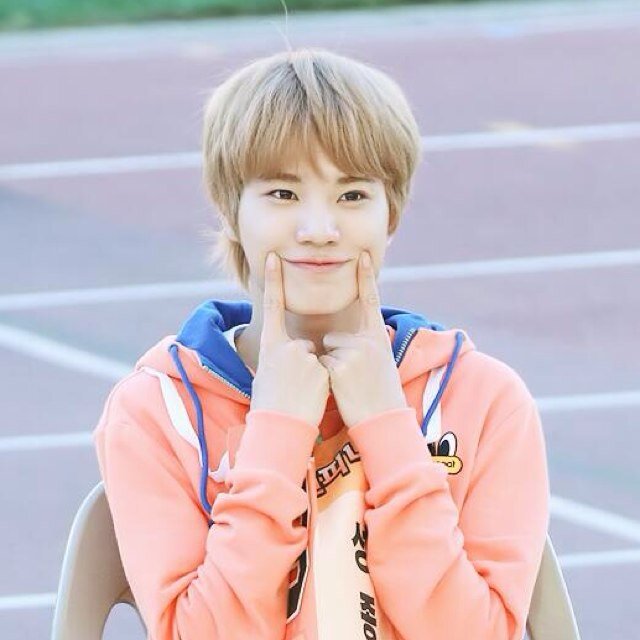 อันยองครับ ผม มักเน่ อินฟินิท ซองจงครับ♪ ผมน่ารัก ใสใส ฟอลมาคุยกันนะครับ ☆ผมจะแจกลูกอมเลม่อนทุกคนเลย คิคิ ^_^~ #93Line #TTNFAM